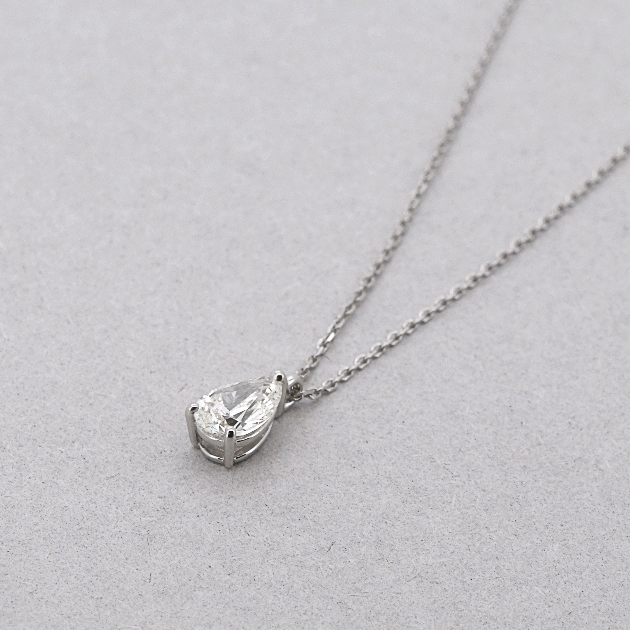 【鑑定書付き】ペアシェイプカット ダイヤモンド 一粒 ネックレス Pt900 プラチナ ANP119P