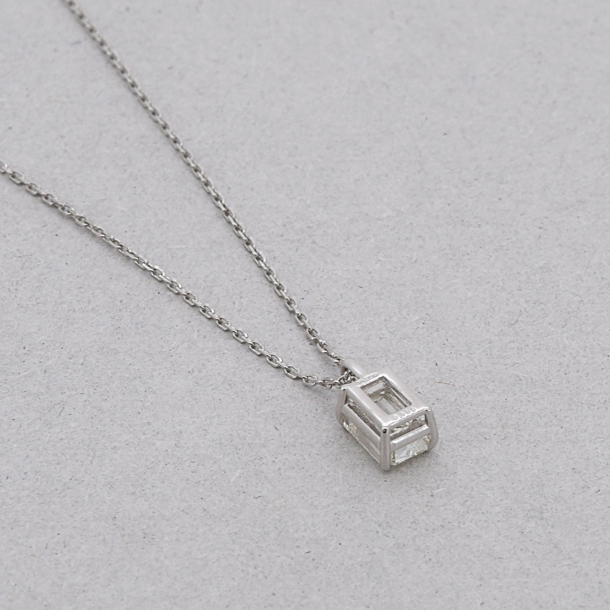 【鑑定書付き】エメラルドカット ダイヤモンド 0.5ct 一粒 ネックレス Pt900 プラチナ ANP121P