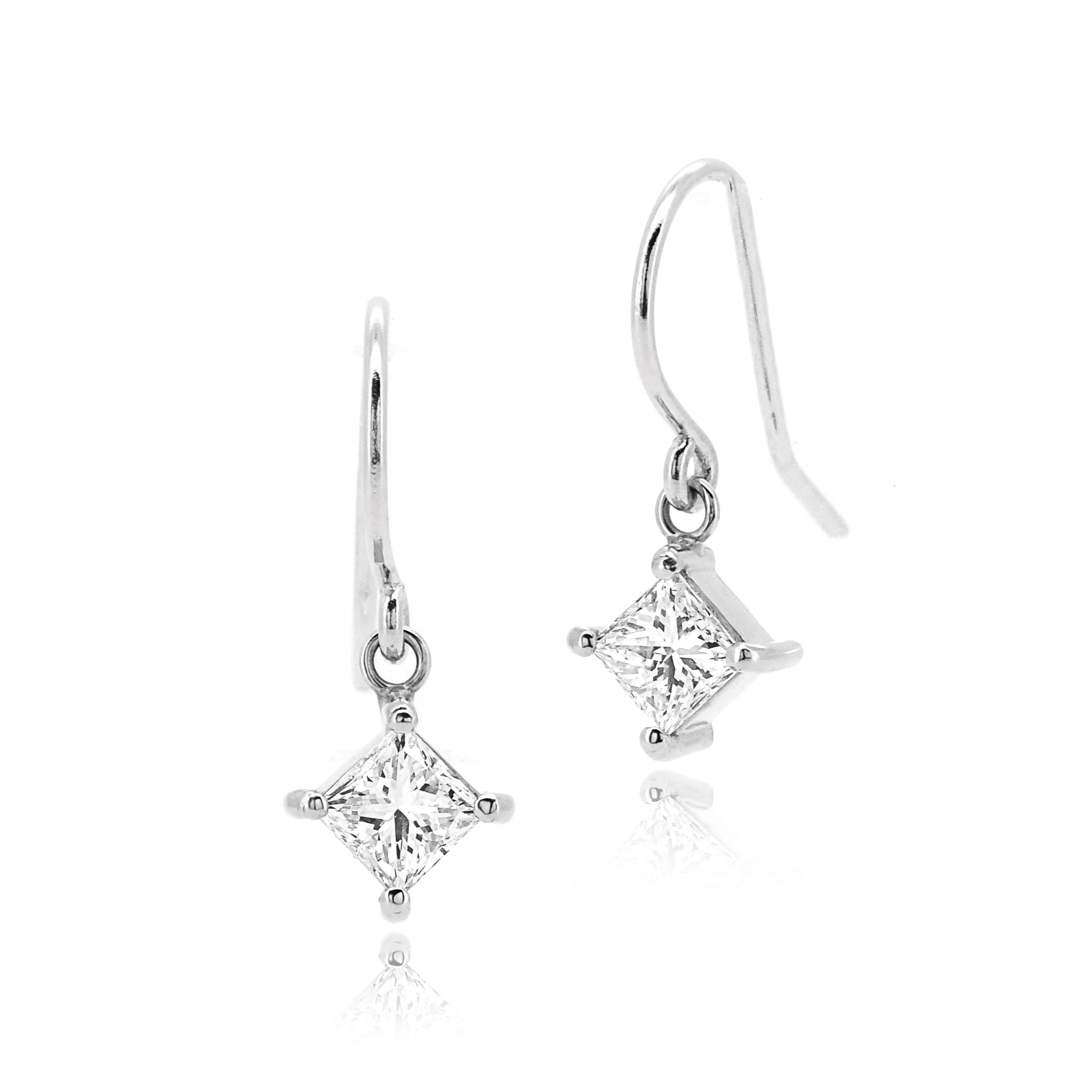 クリスマス限定 Dカラー ダイヤモンド 鑑定書付き 合計0.39ct ダイヤ