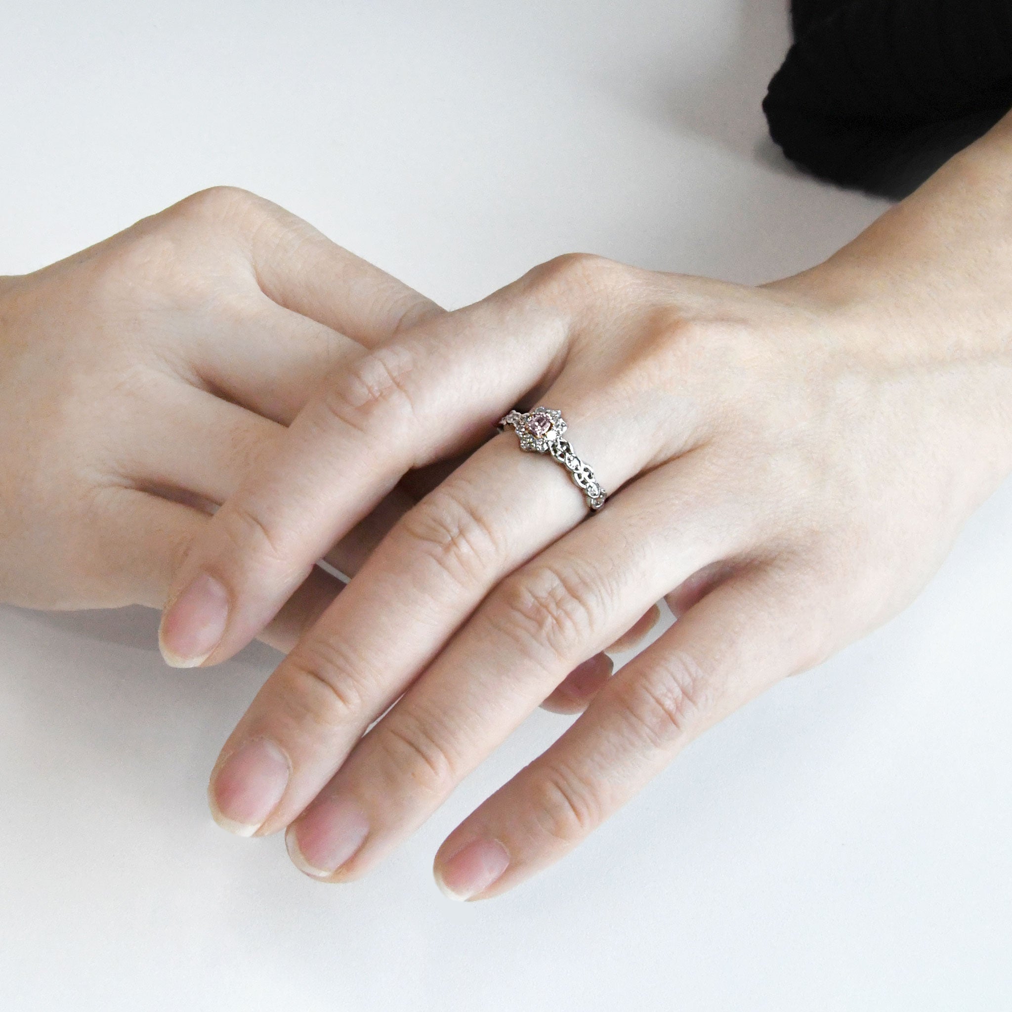 【1点もの・鑑定書付き】天然 ピンクダイヤモンド リング FANCY LIGHT PINK Pt950 プラチナ ARC073P