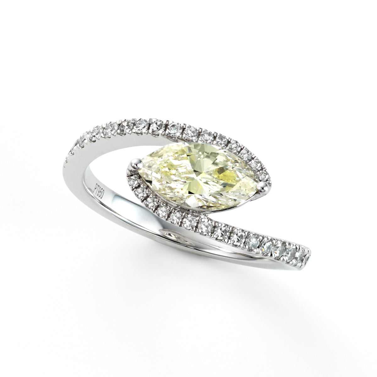 【鑑定書付き】マーキスカット 0.925ct ダイヤモンド リング Pt950 ARW108P