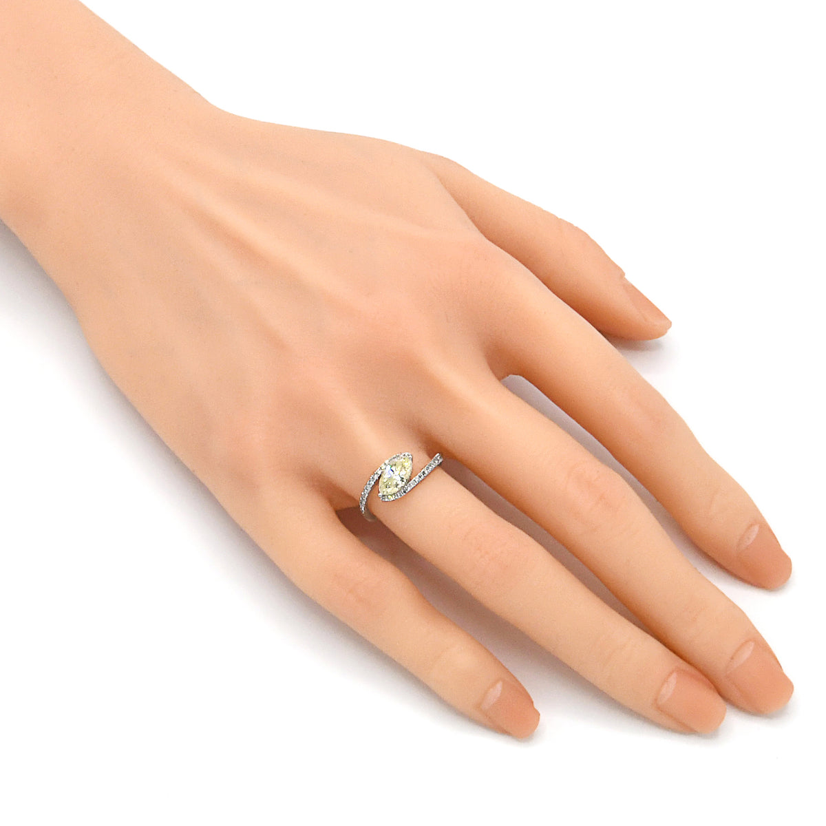 【鑑定書付き】マーキスカット 0.925ct ダイヤモンド リング Pt950 ARW108P