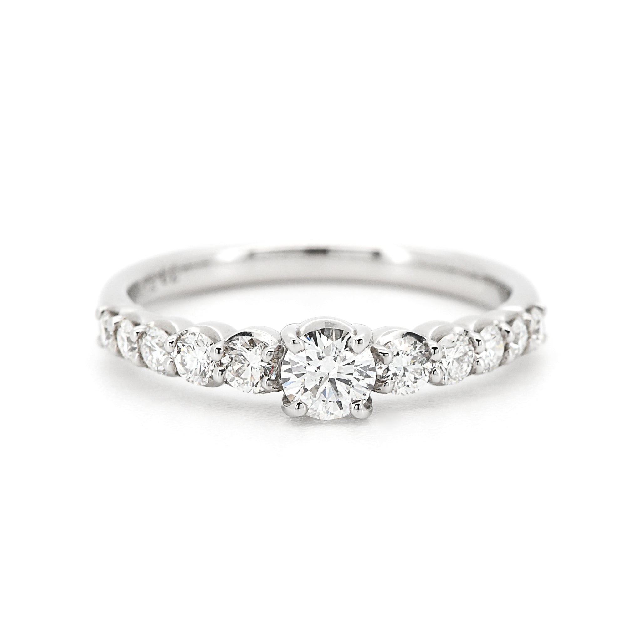 【1点もの・鑑定書付き】ダイヤモンド リング ［ 0.262ct / Dカラー / SI2 / VERY GOOD ］  計0.672ct Pt900 プラチナ ARW067P