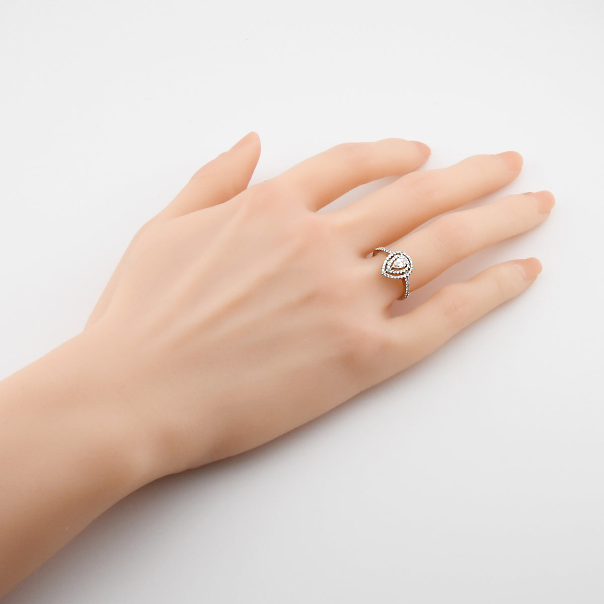ダイヤモンドペアシェイプピアス0.832ct PT950